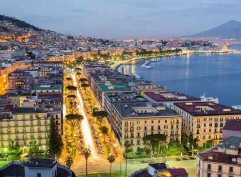 Vydajte sa po stopách starovekých Rimanov na Apeninský polostrov. Spoznajte Rím, navštívte Vatikán, prezrite si Neapol, Pompeje či Vezuv.