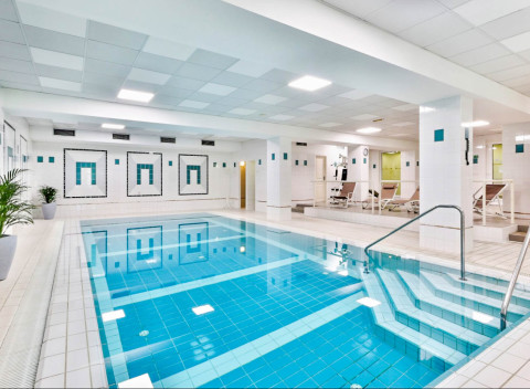 Mariánské Lázně: Parkhotel Golf **** s vyhrievaným bazénom, 3 liečebnými procedúrami a polpenziou.