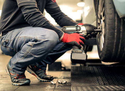 Kompletné prezutie, prehodenie kolies či kontrola podvozku či dezinfekcia interiéru a klimatizácie.