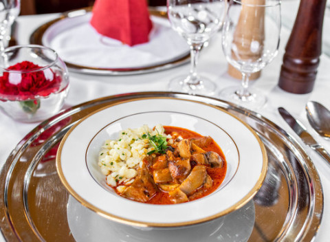 Degustačné 7-chodové menu v reštaurácii Hotela Devín**** inšpirované maďarskou kuchyňou.