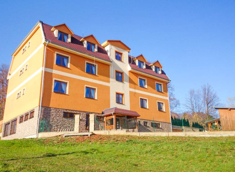 Skorá jar v Novej Lehote: Penzión Bezovec *** s wellness a bohatým programom + polpenzia.