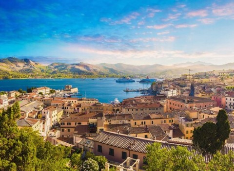 Objavte zelený raj – ostrov Elba, Florencia a šikmá veža v Pise s kúpaním.