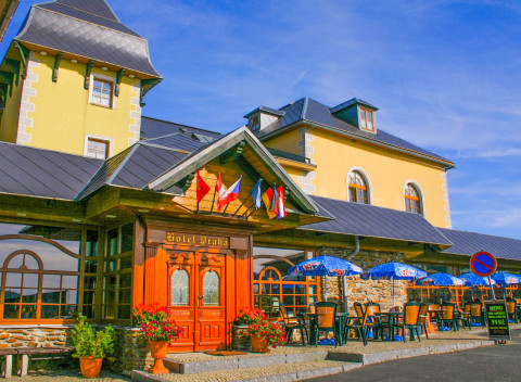 Krušné hory: Boží Dar v Hoteli Praha *** s neobmedzeným vstupom do bazéna a vírivky + polpenzia