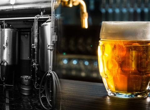 Rozmýšľate ako stráviť večer? Nahliadnite do pivovaru Liptovär a ochutnajte jedinečné pivo a jedlo priamo z grilu.