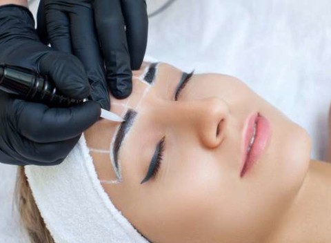 Microblading – tetovanie alebo korekcia obočia metódou Phibrows.