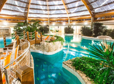 Maďarsko: Gotthard Therme Hotel **** s vlastnými kúpeľmi a wellness (1 500 m²) + polpenzia a nápoje.