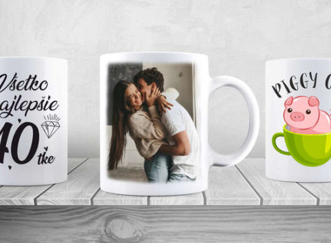 Vychutnajte si vašu kávu z keramického hrnčeka s vlastnou potlačou, poštovné v cene.