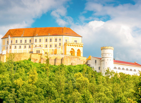 Tajomný Moravský kras: pobyt pri zámku Letovice v Hoteli Dermot *** s polpenziou