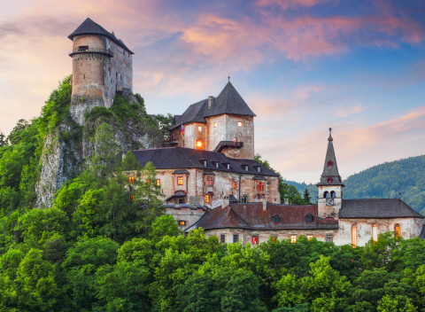 Oravská Lesná: Wellness Hotel Tyrapol blízko Oravskej lesnej železnice s welllness a polpenziou.