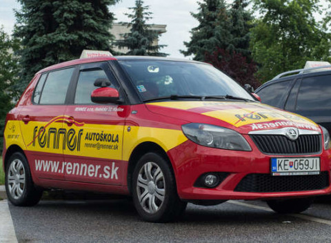 Do auta pohodlne a s úsmevom vďaka kondičným jazdám. Oprášte si svoje zabudnuté vedomosti!