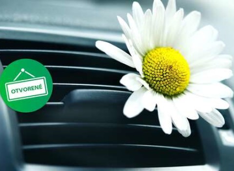 Čistenie interiéru ozónom alebo plnenie klimatizácie auta bez doplatkov v Petržalke.