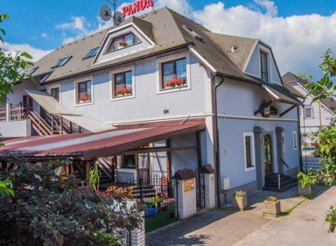 Ak túžite po oddychu, ale i zábave vo vode, zoberte si plavky a užite si pobyt v penzióne Panda so vstupom do aquaparku Turčianske Teplice.