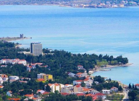Krištáľovo čisté more, chorvátske slnko a pláže pod pohorím Velebit vás uchvátia natoľko, že nebudete chcieť ísť domov.