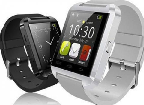 Hodinky SmartWatch s možnosťou telefonovania – vychytávka pre priaznivcov moderných technológií. Štýlový dizajn v bielej či čiernej farbe.