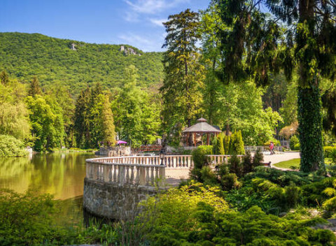 Villa Amélia v blízkosti termálnych kúpeľov v Rajeckých Tepliciach pre dve osoby s raňajkami.