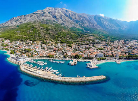 Letná dovolenka v obľúbenom letovisku Baška Voda vo vile Zvono*** s polpenziou, len 250 m od pláže.