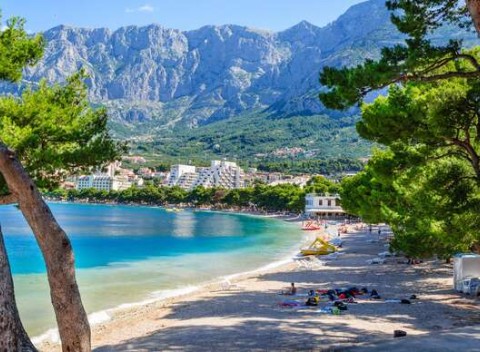 8 dní v Chorvátsku na Makarskej riviére s polpenziou a s dieťaťom až do 12 rokov v penzióne Mara***.