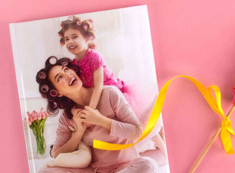 Klasická fotokniha A4, 20x20 v tvrdej väzbe alebo A5 v mäkkej väzbe z vašich najkrajších momentov.