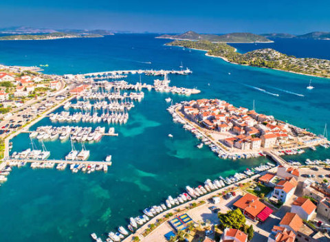 Dovolenka v obľúbenom chorvátskom meste Tribunj až na 7 nocí v apartmáne Sonja.