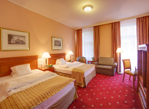 Karlove Vary: SPA Hotel Lauretta **** s plnou penziou, kávou so zákuskom a až 8 liečebnými procedúrami