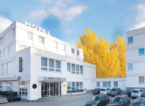 Praha luxusne pri centre v Hoteli Golf Praha **** s privátnym wellness, zábalom, raňajkami a večerou.