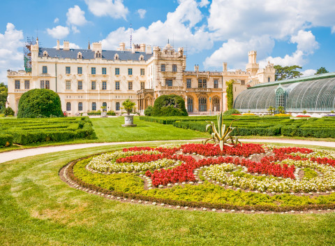 Lednice v Penzióne Myslivna s polpenziou, vínom, bowlingom a biliardom.