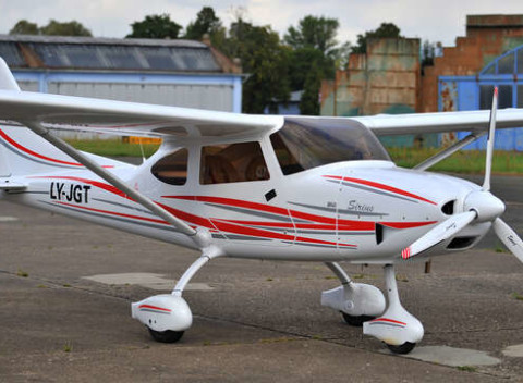 Zážitkový let na novom lietadle Sirius s nadštandardnou výbavou - letisko Sládkovičovo.