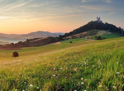 Skvelý romantický pobyt v srdci Štiavnice s neopakovateľnou atmosférou. Galérie, múzeá, hrady, zámky či jazero. 