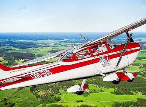 Zoznamovací let lietadlom až pre 3 osoby s možnosťou pilotovania