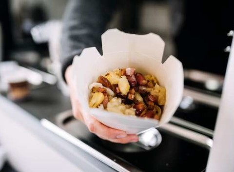 Tradičné párance na sladko alebo na slano pred Európa SC. Jedlo, ktoré chutí malým aj veľkým.