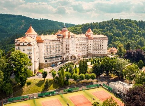 Karlove Vary: Luxusný Hotel Imperial ***** s neobmedzeným wellness, 3 procedúrami, kávou a polpenziou.