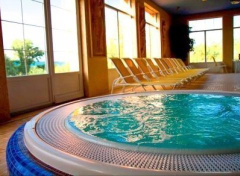 Nechajte sa rozmaznávať v Bellevue Wellness Hoteli Esztergom**** a užite si luxusnú dovolenku s bohatou polpenziou a neobmedzeným wellness.